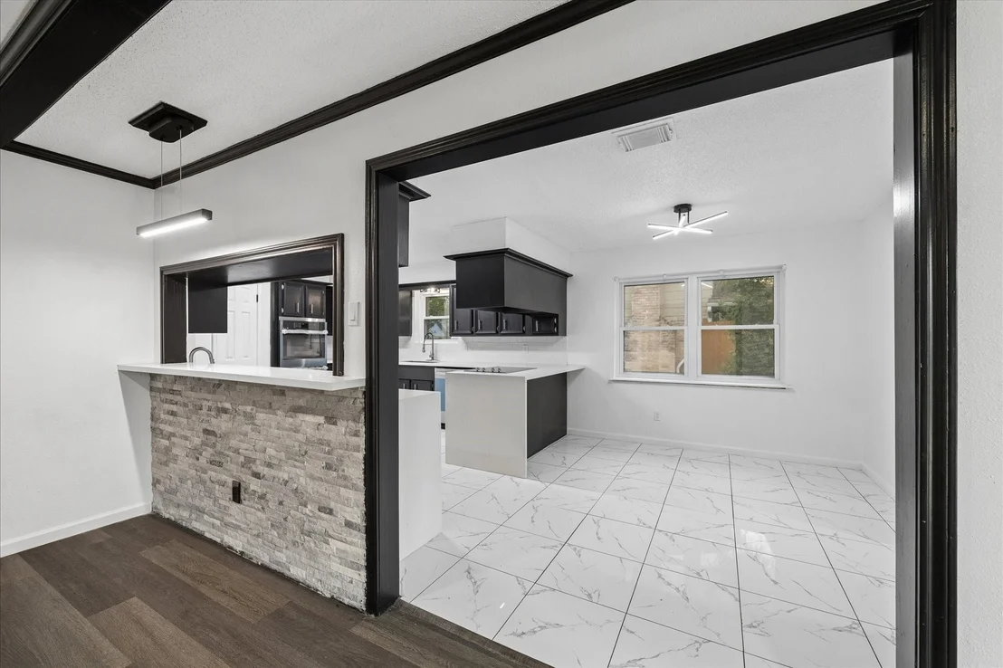 Photo of 210 Weeping Oak Lane