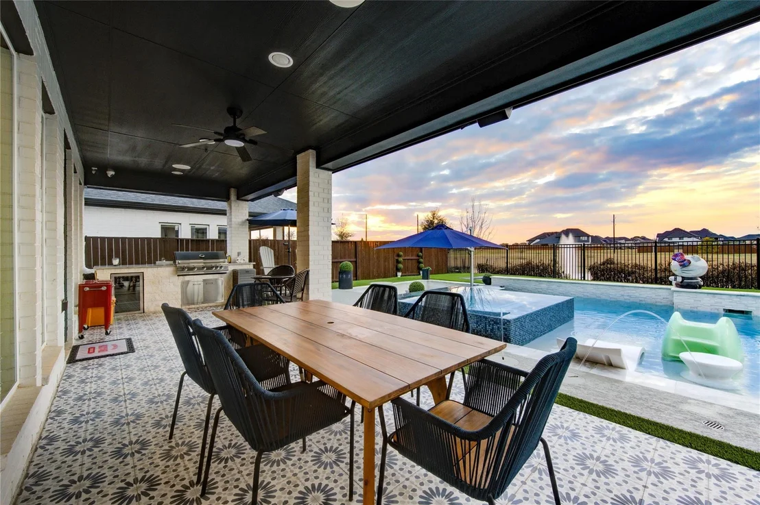 Photo of 1815 Longcroft Lane