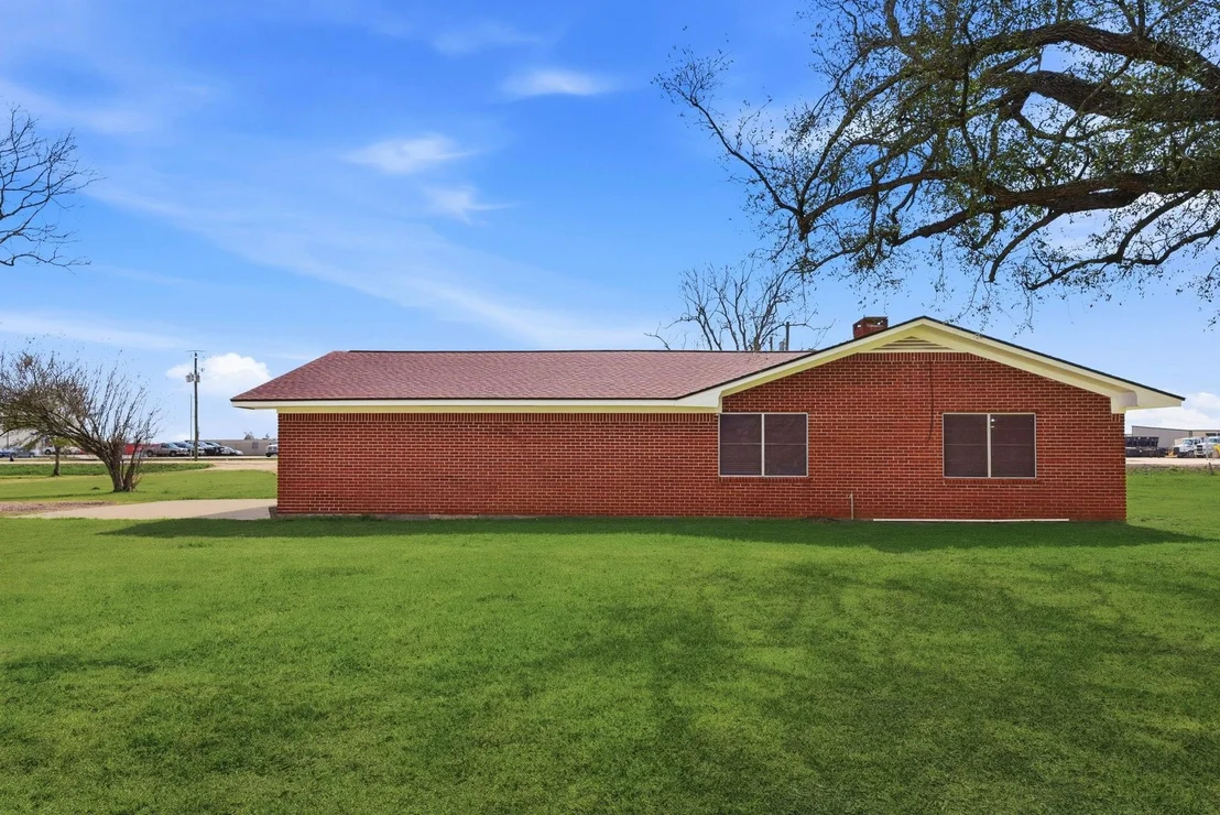 Photo of 1839 W Henderson Rd