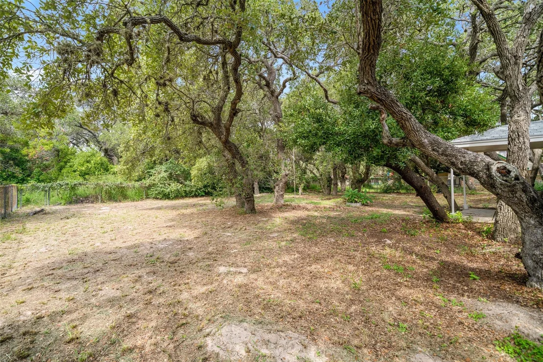 Photo of 2419 Henrietta Place