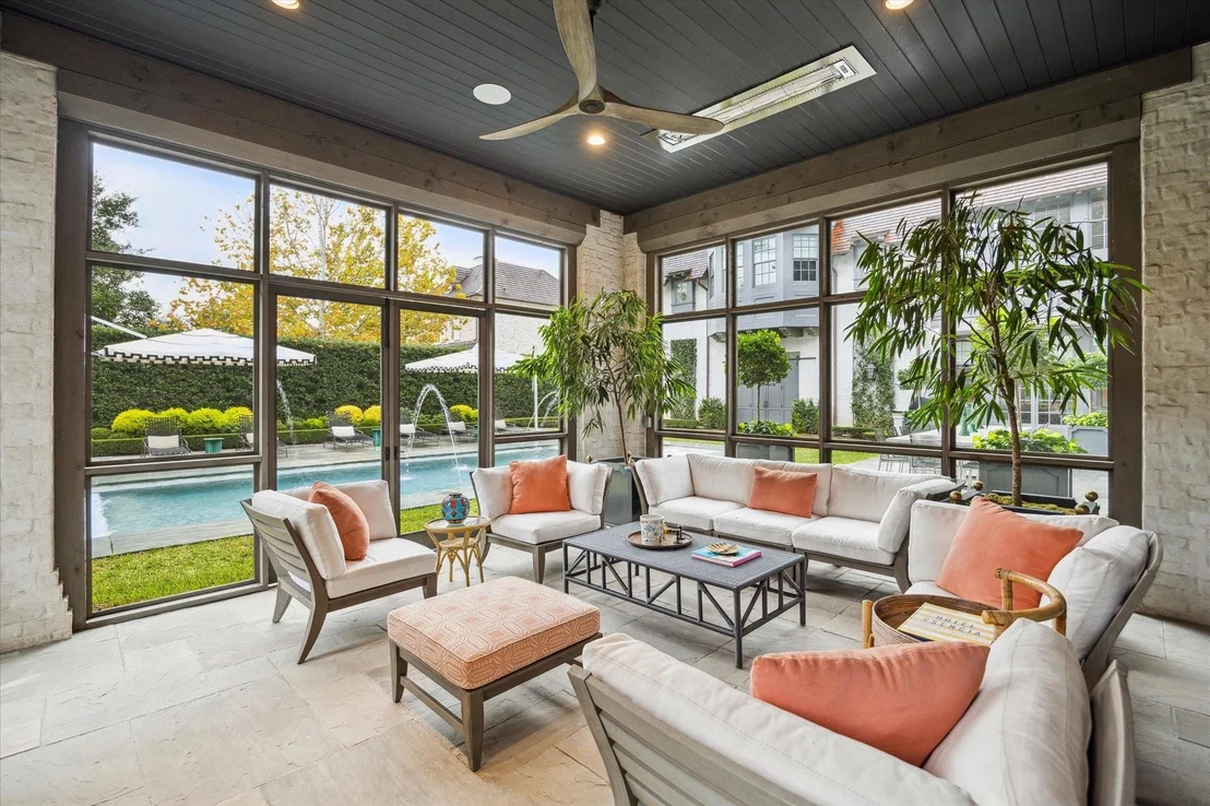 Photo of 2520 Del Monte Drive