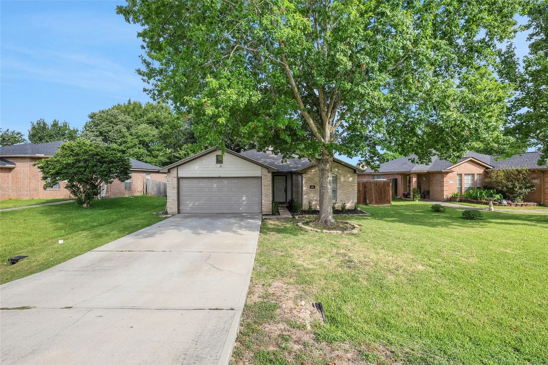 Photo of 219 Cape Conroe Drive