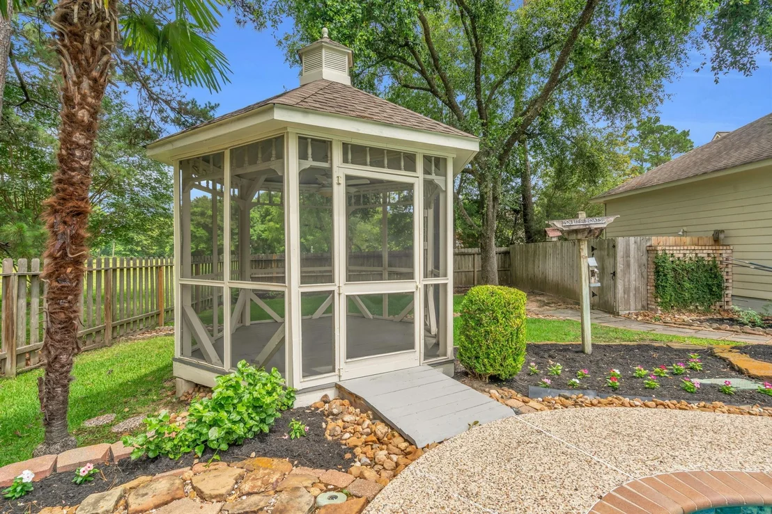Photo of 142 W Shadowpoint Circle