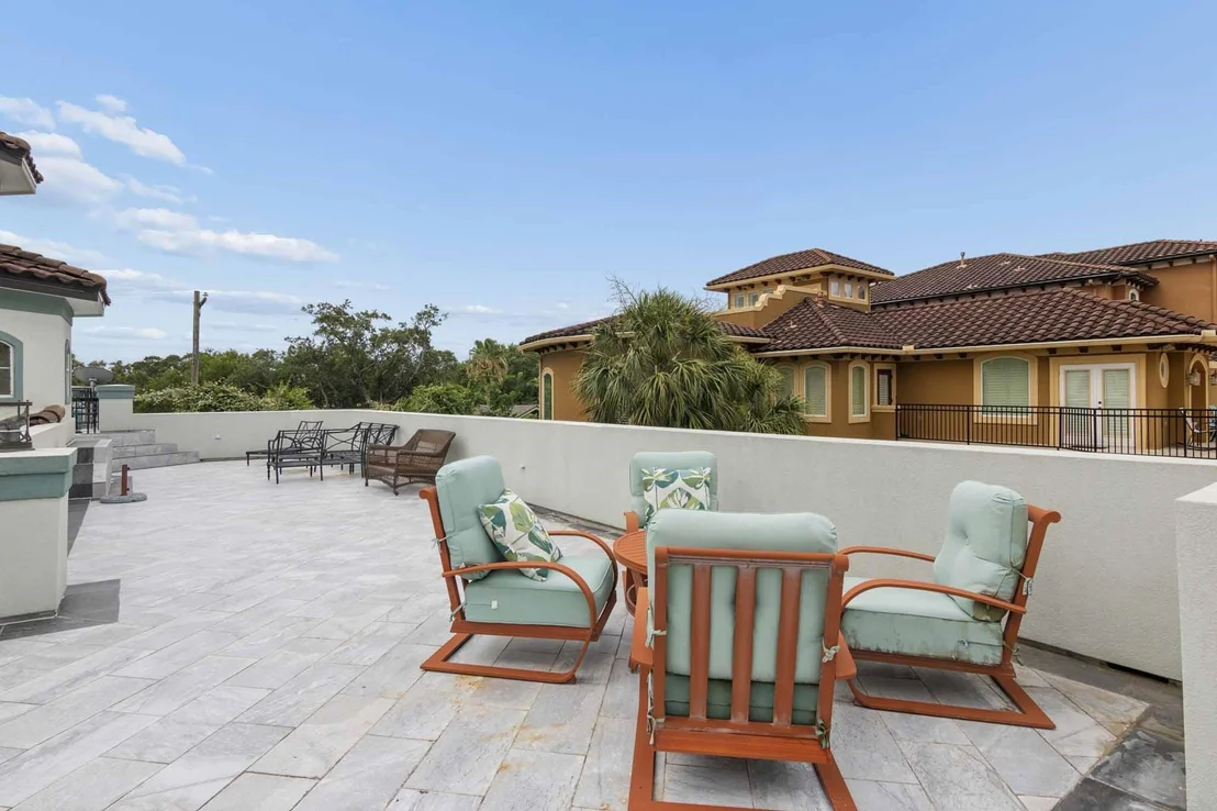 Photo of 537 Villa Drive