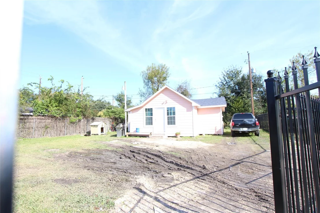 Photo of 7622 West Street