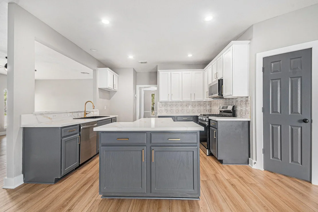 Photo of 7643 Rainbow Bend Drive
