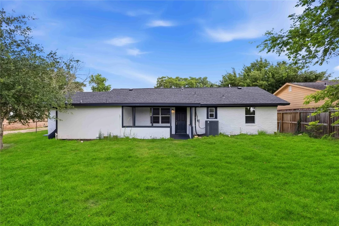 Photo of 9723 Oldcrest Drive