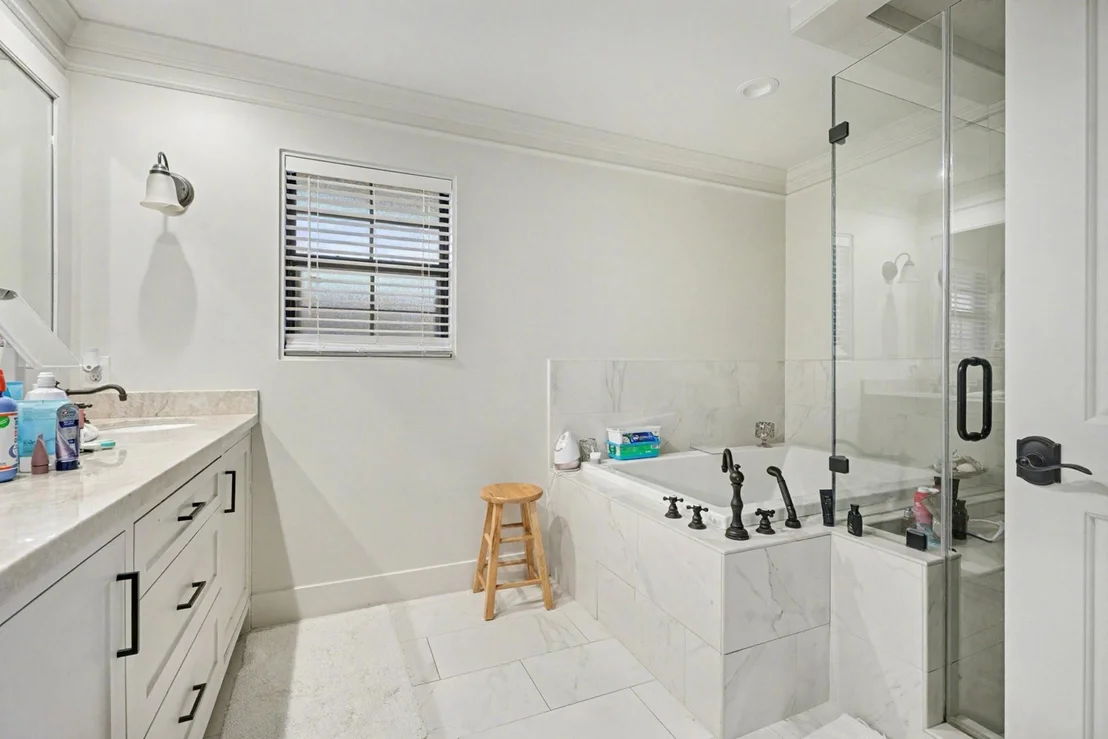 Photo of 8515 Edgemoor Drive