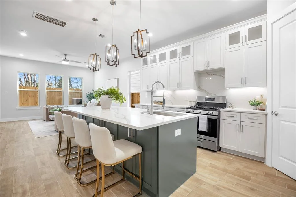 Photo of 6218 Carver Road