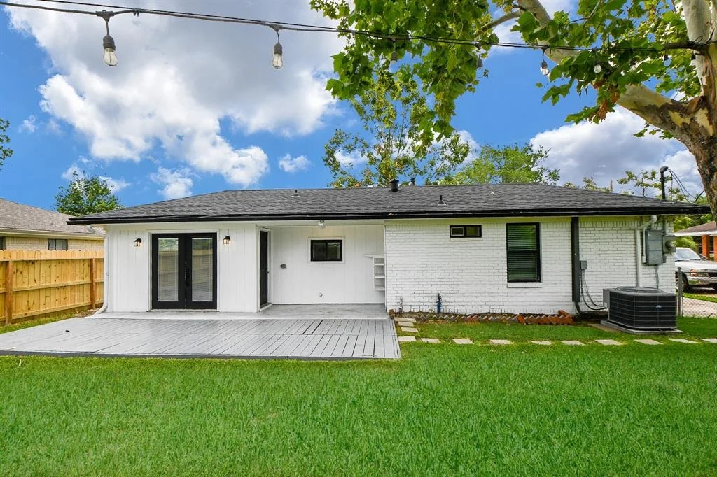 Photo of 9427 Springmont Drive