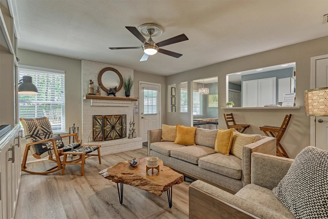 Photo of 9 Pineash Court