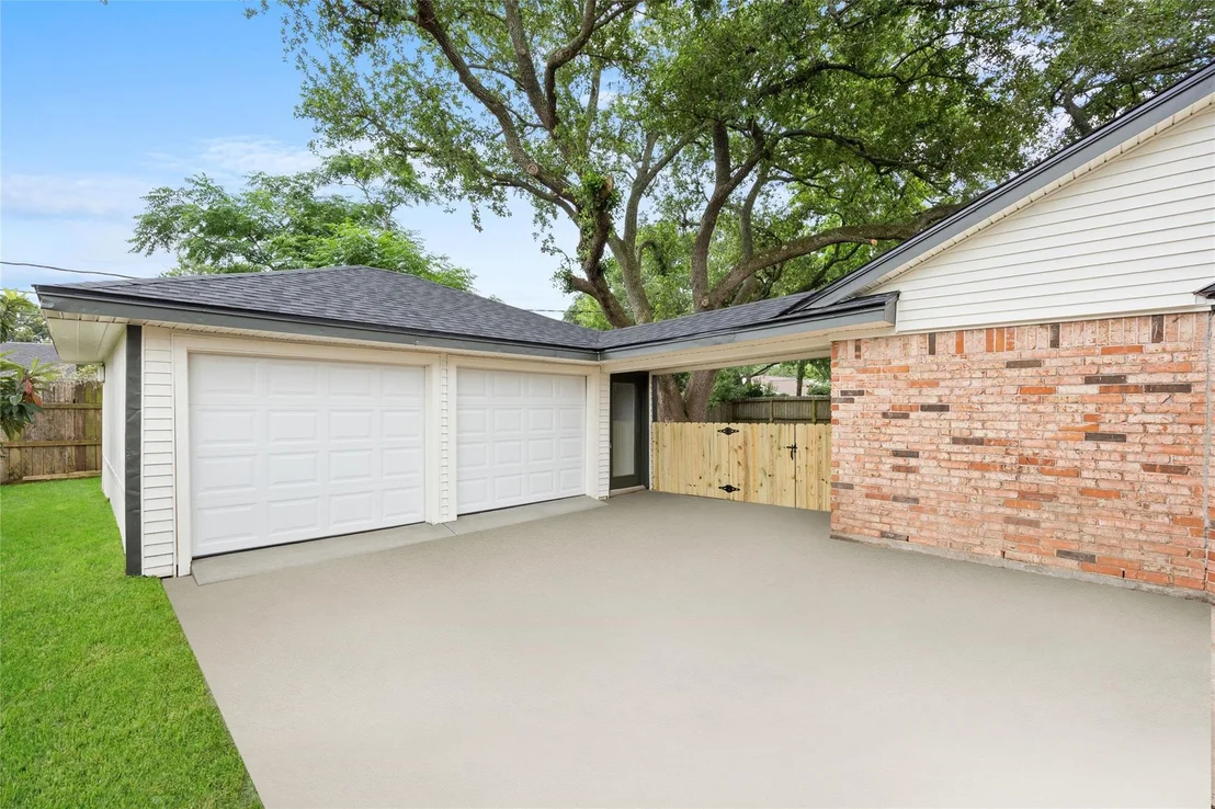 Photo of 518 Whitecap Drive
