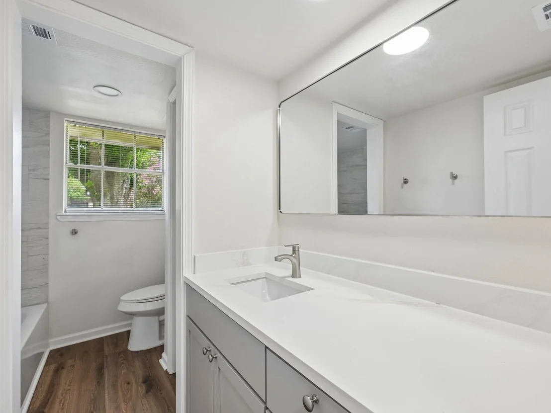 Photo of 7110 Log View Drive