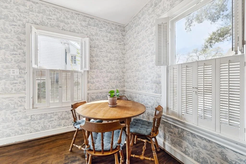Photo of 3016 Chevy Chase Drive