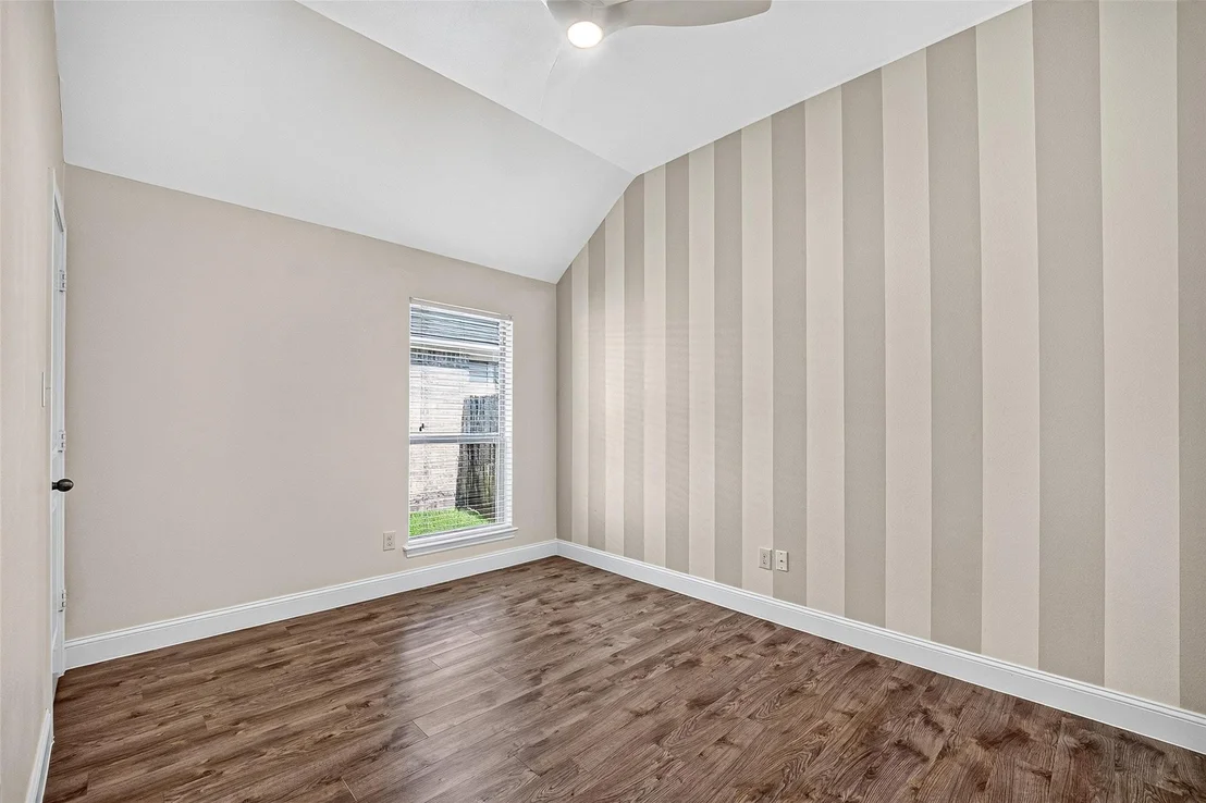 Photo of 5606 Walnut Glen Lane