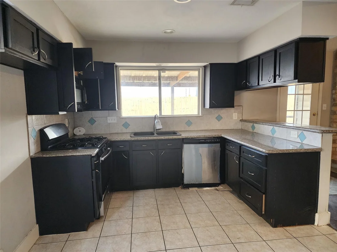 Photo of 2014 Lexington Woods Drive