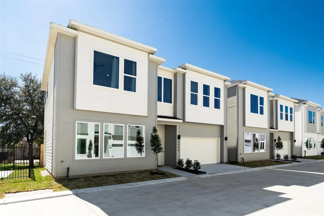 Photo of 8917 Knoll Branch Drive