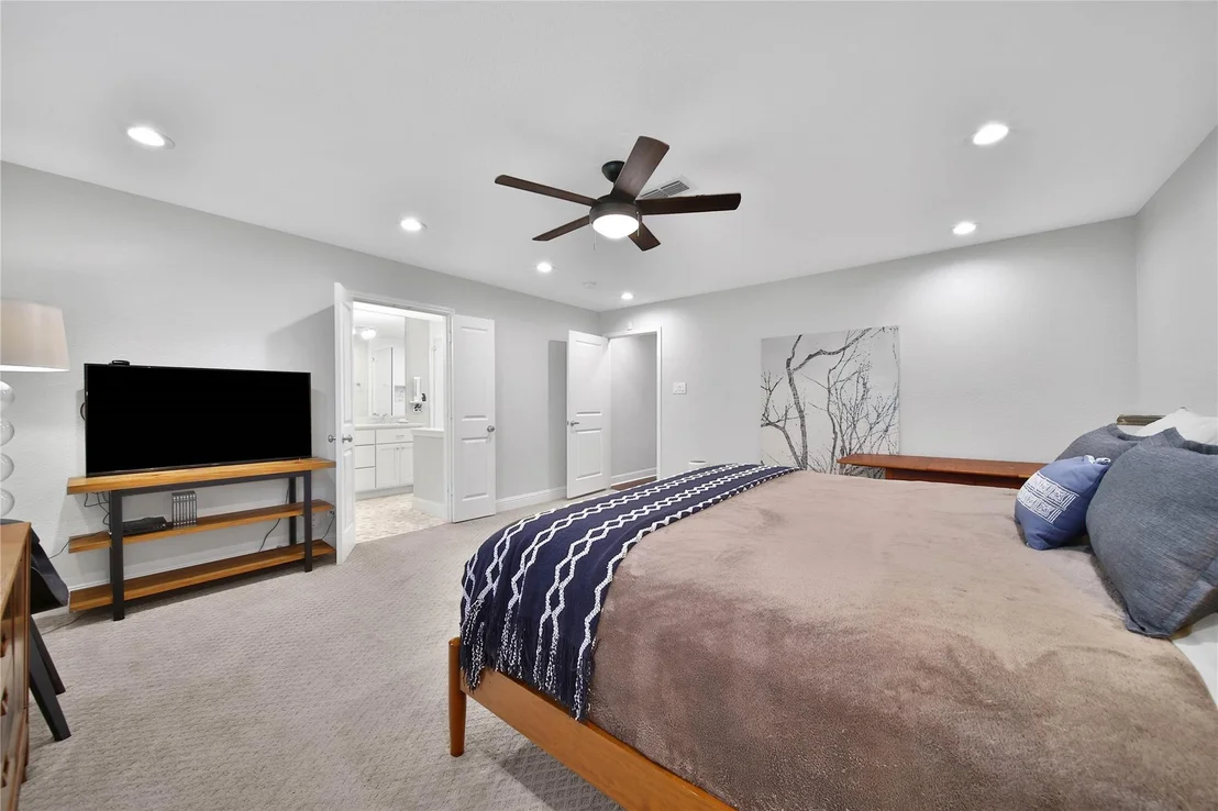 Photo of 1503 W T C Jester Boulevard