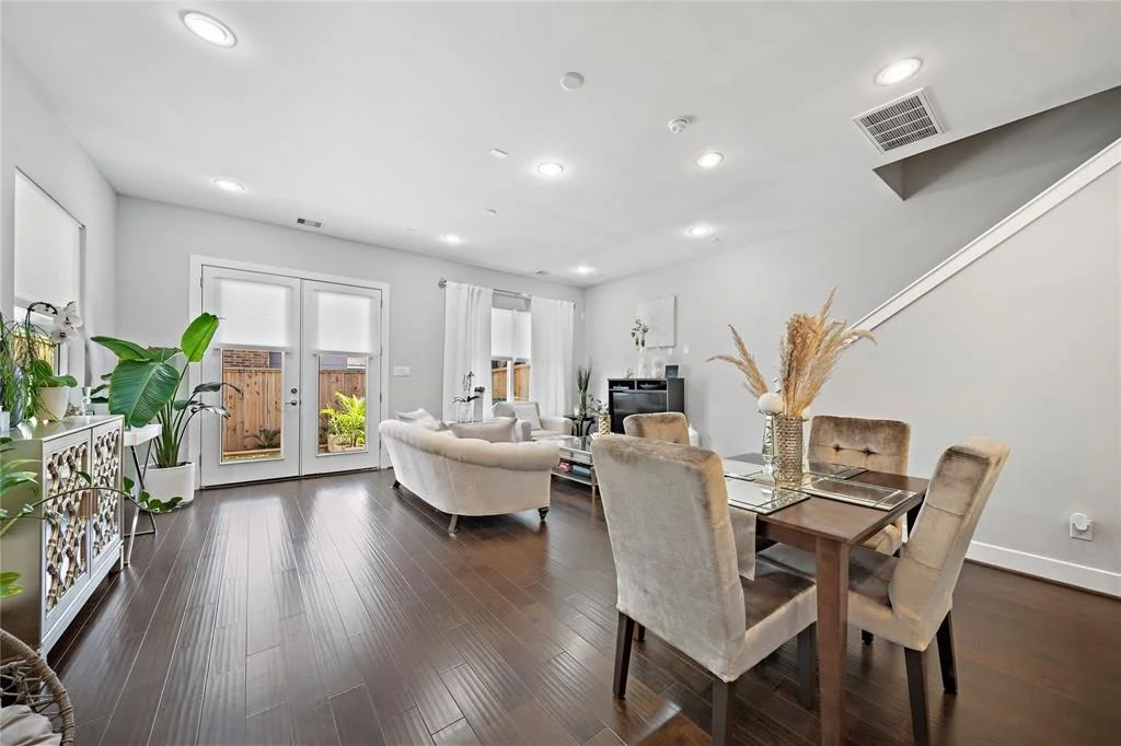 Photo of 2434 Cochran Street