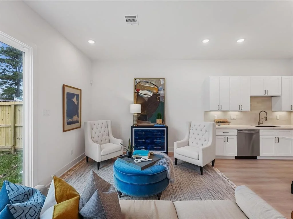 Photo of 5016 Golden Forest Drive