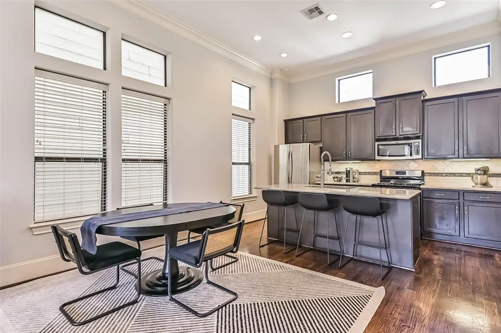 Photo of 2425 Polk Street