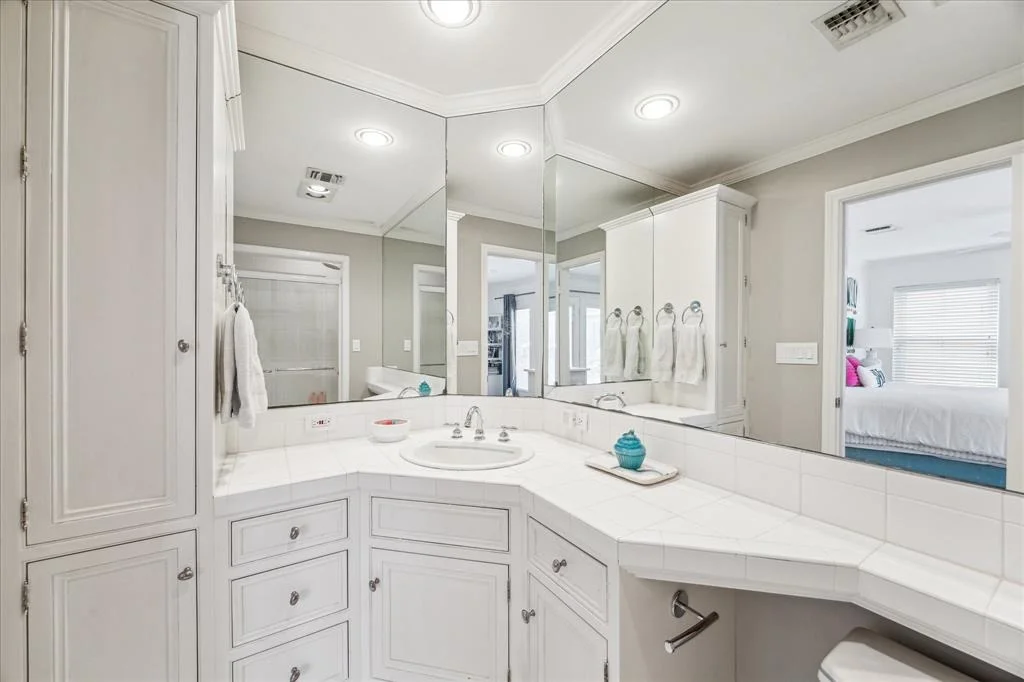 Photo of 6224 Overbrook Lane