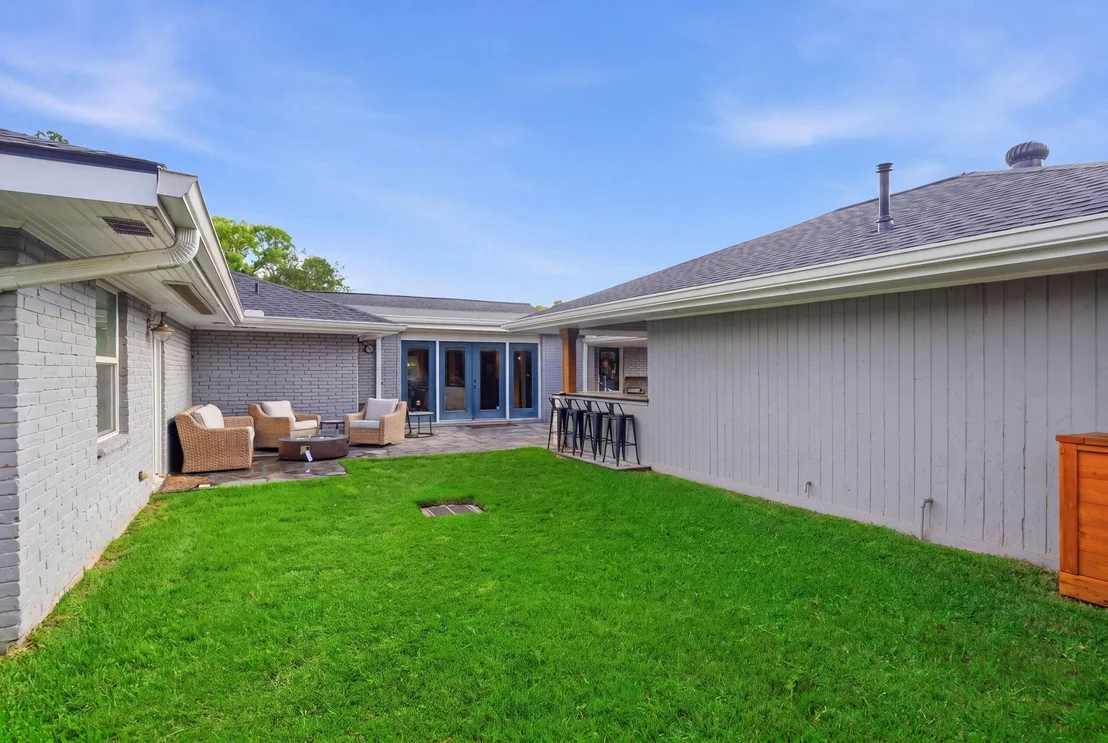 Photo of 4801 Willowbend Boulevard