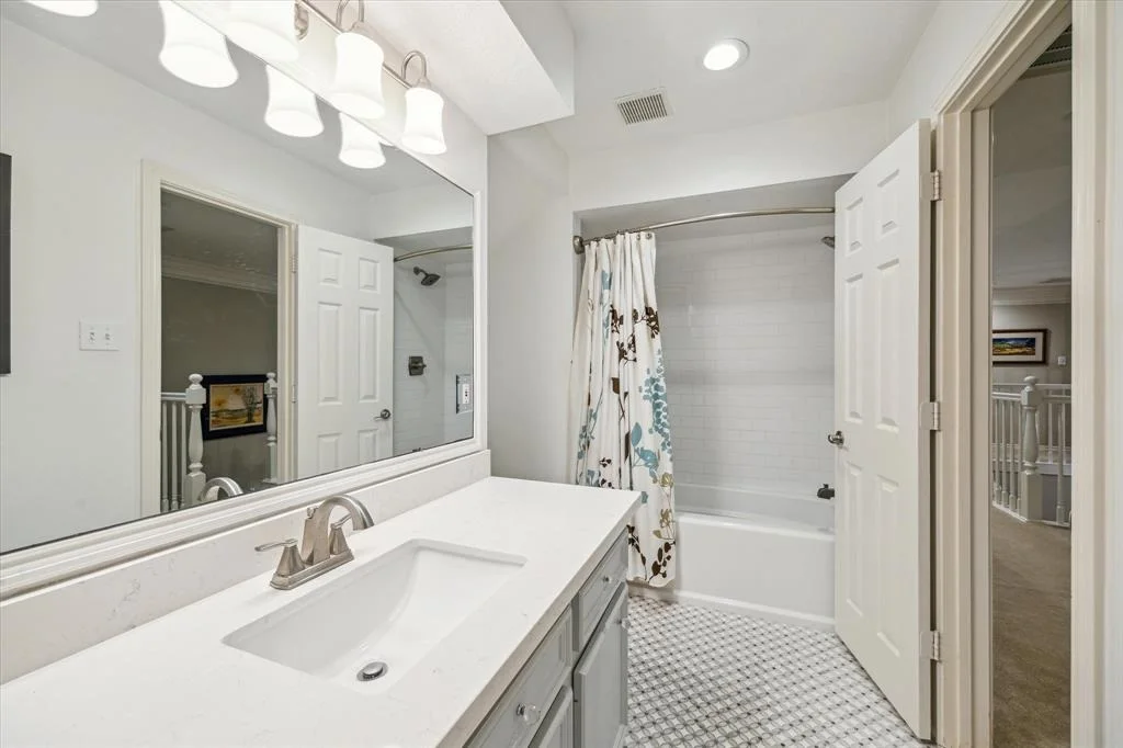 Photo of 6 Graceful Elm Court