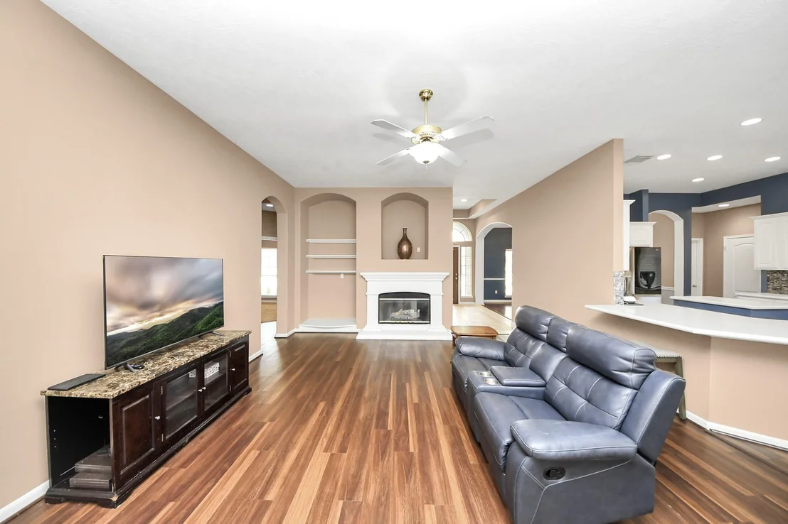 Photo of 6204 Raintree Drive
