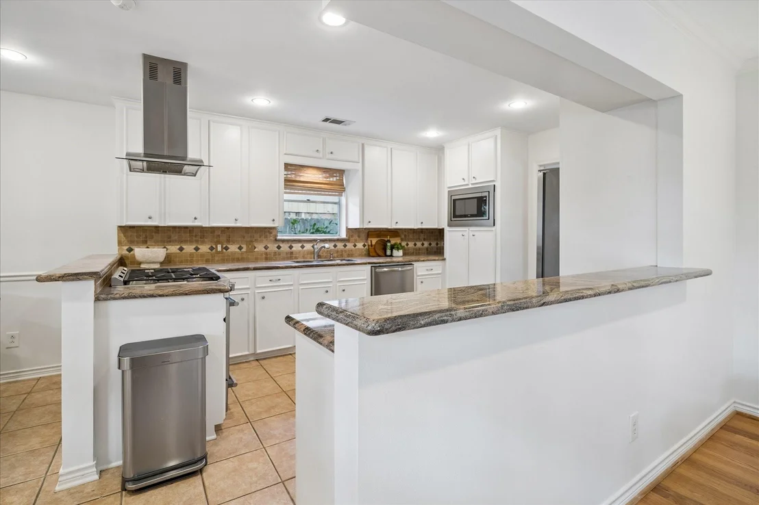 Photo of 7623 Meadowvale Drive
