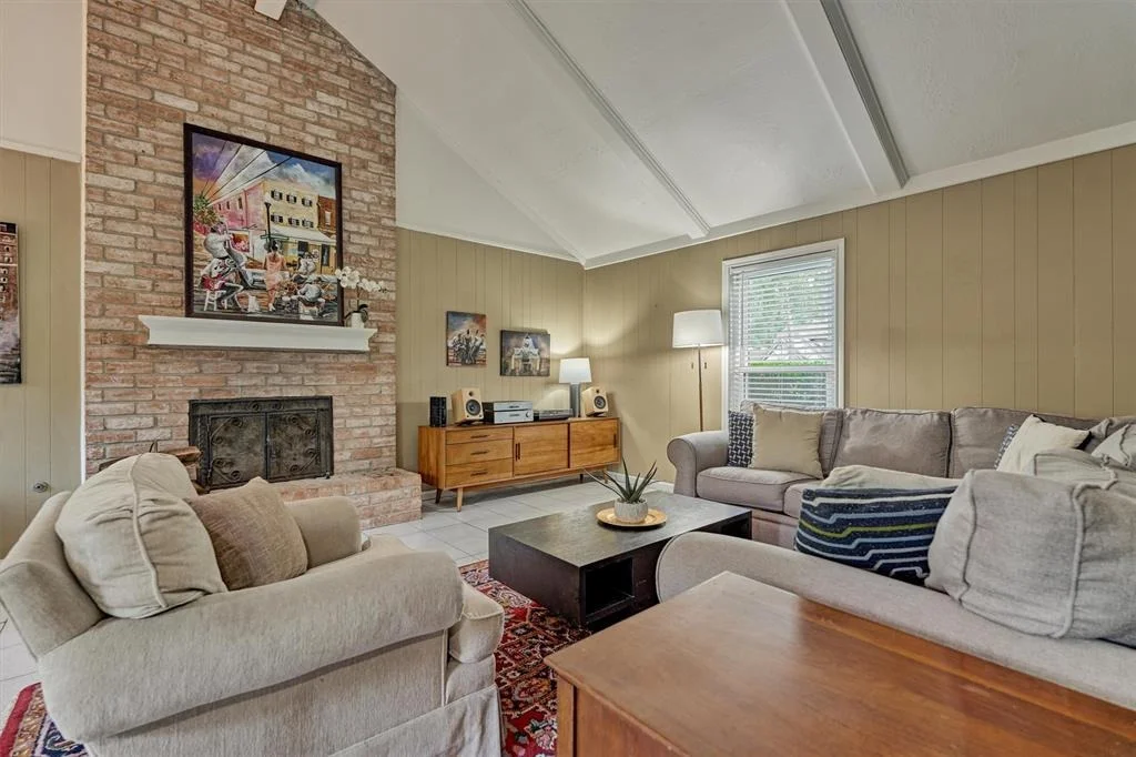 Photo of 6314 Knollview Drive