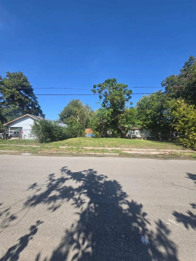 Photo of 3221 Drew Street Street