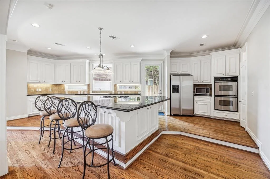 Photo of 4135 Amherst Street