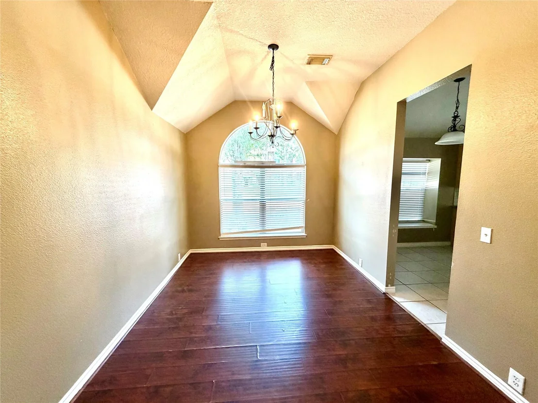Photo of 4914 Surrey Park Circle
