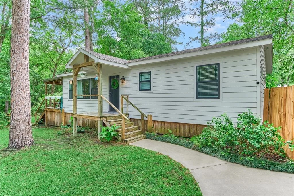 Photo of 23814 Creekview Drive
