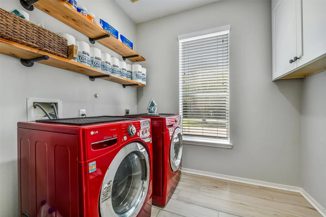 Photo of 2864 Everett Drive