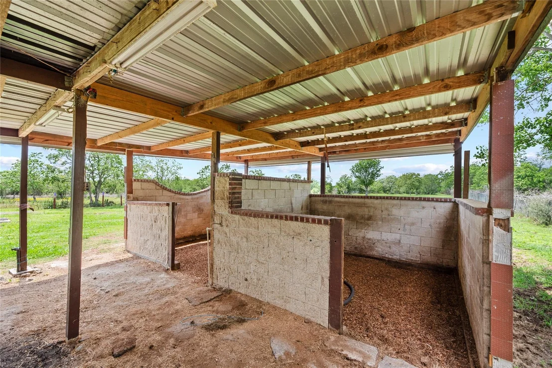 Photo of 523 Moore Bar Road