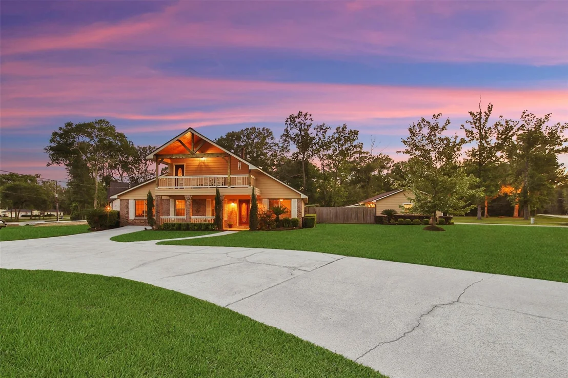 Photo of 360 Hollyglenn Street
