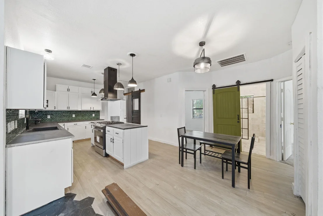 Photo of 6731 Couch Street
