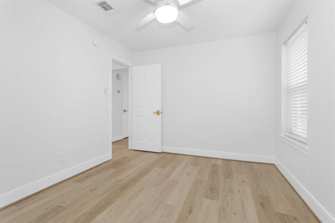 Photo of 147 E Pathfinders Circle