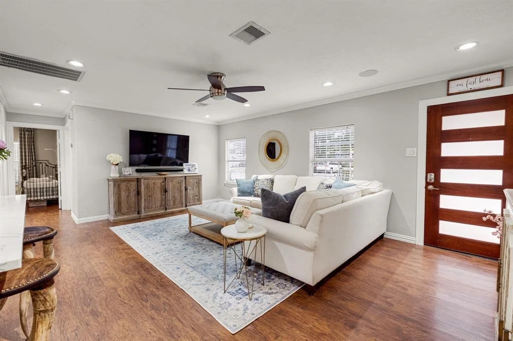 Photo of 1838 Saxon Drive