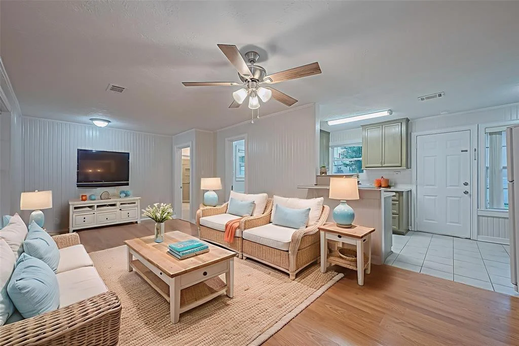 Photo of 1372 W Pine Lake Circle