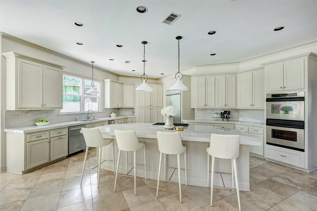 Photo of 702 Mulberry Lane