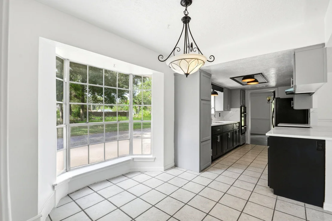 Photo of 18813 Woodridge Drive