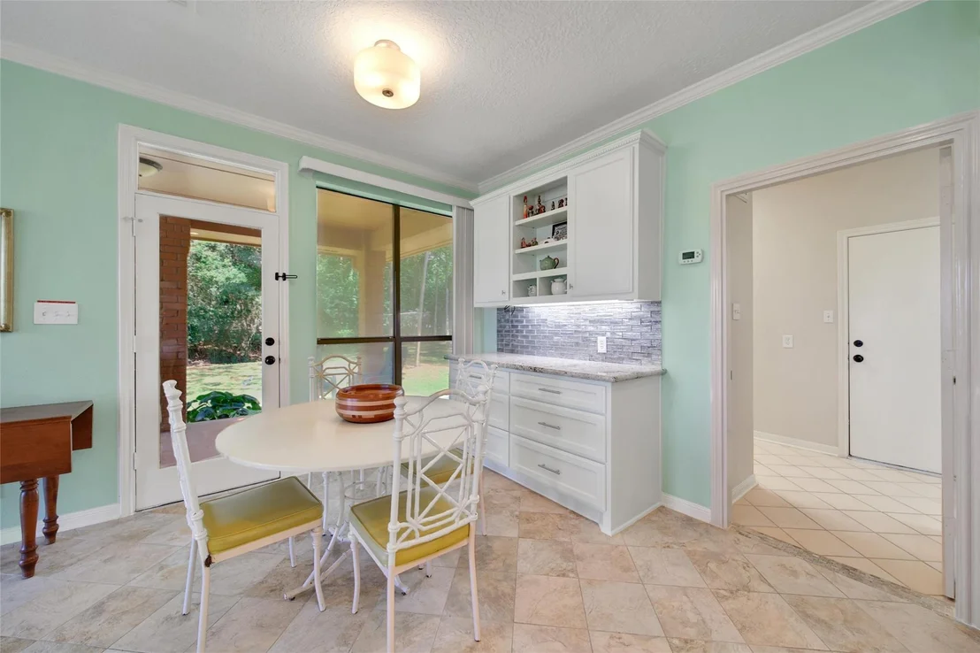 Photo of 142 Lakeside Drive