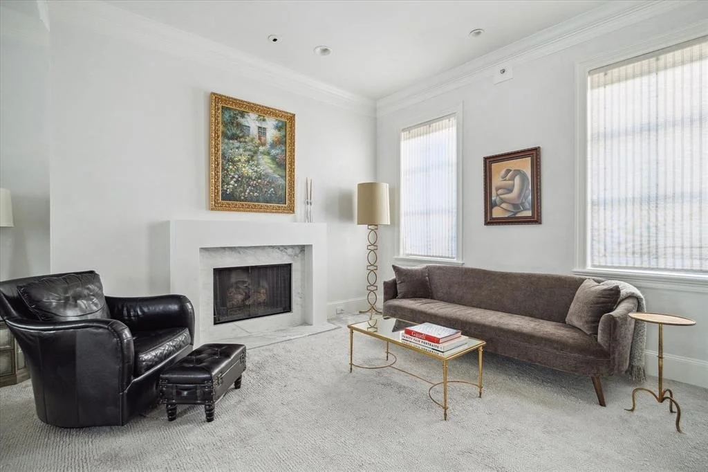 Photo of 1747 Sunset Boulevard