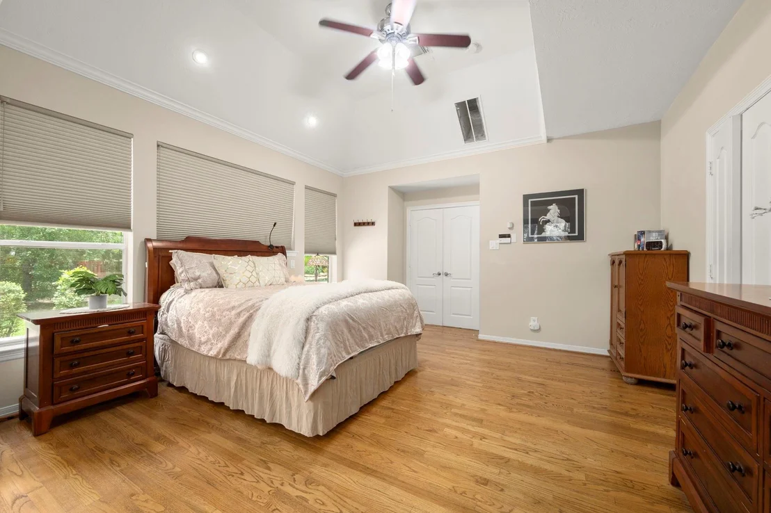 Photo of 8961 Fallsbrook Court