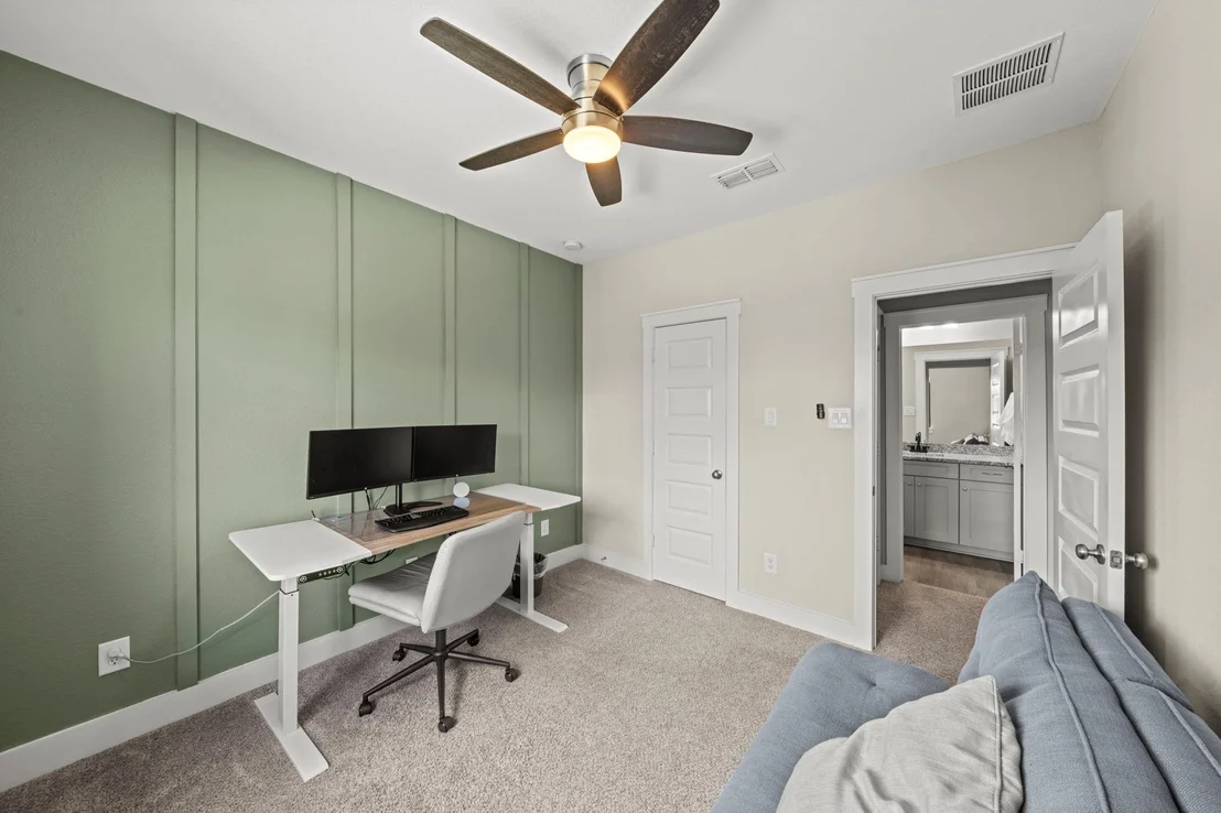 Photo of 18507 Parkland Square Place