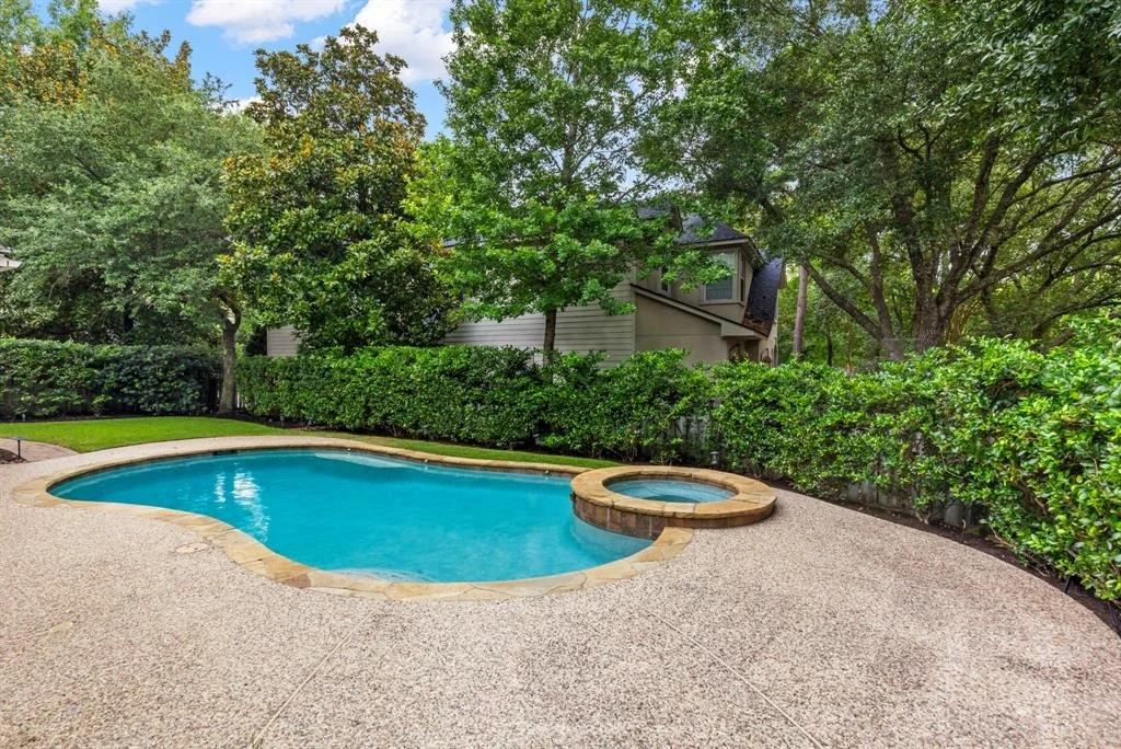 Photo of 55 N Altwood Circle