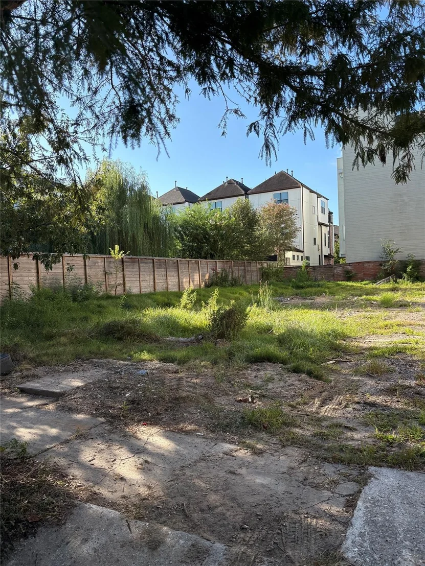 Photo of 6111 Tyne Street
